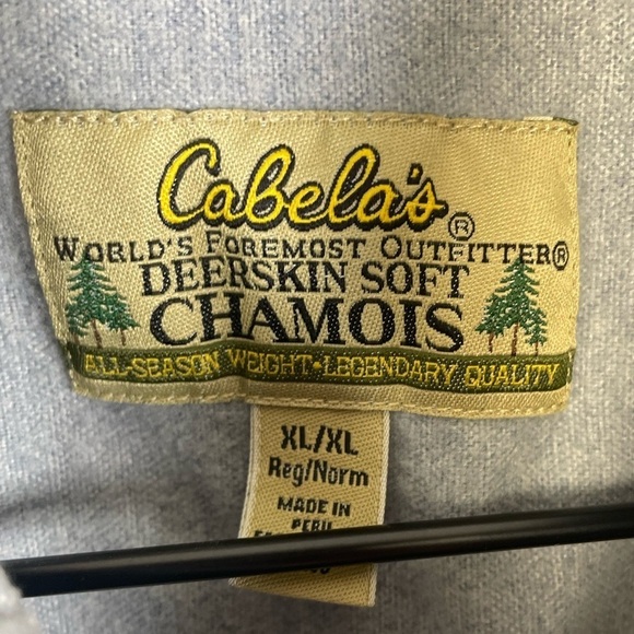 Cabela’s Deerskin Soft Chamois Men’s Deer Scene Button Down Shirt - Picture 2 of 3